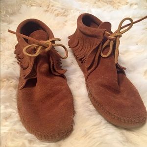 Minnetonka Brown/tan moccasins